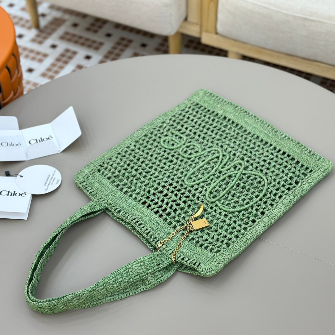 CHLOÉ SUMMER BANANA BAG MADE OF RAFFIA