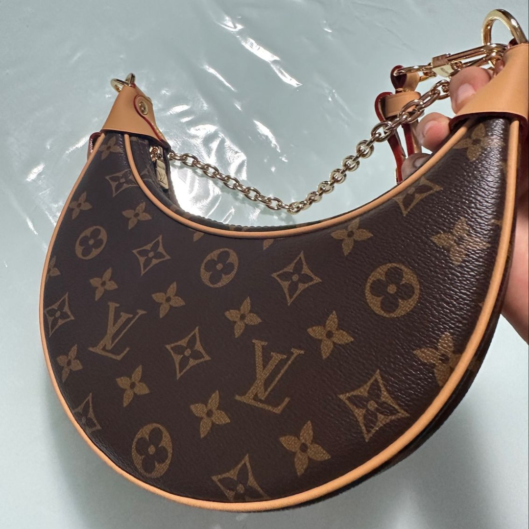 LOUIS VUITTON SMALL HANDBAG