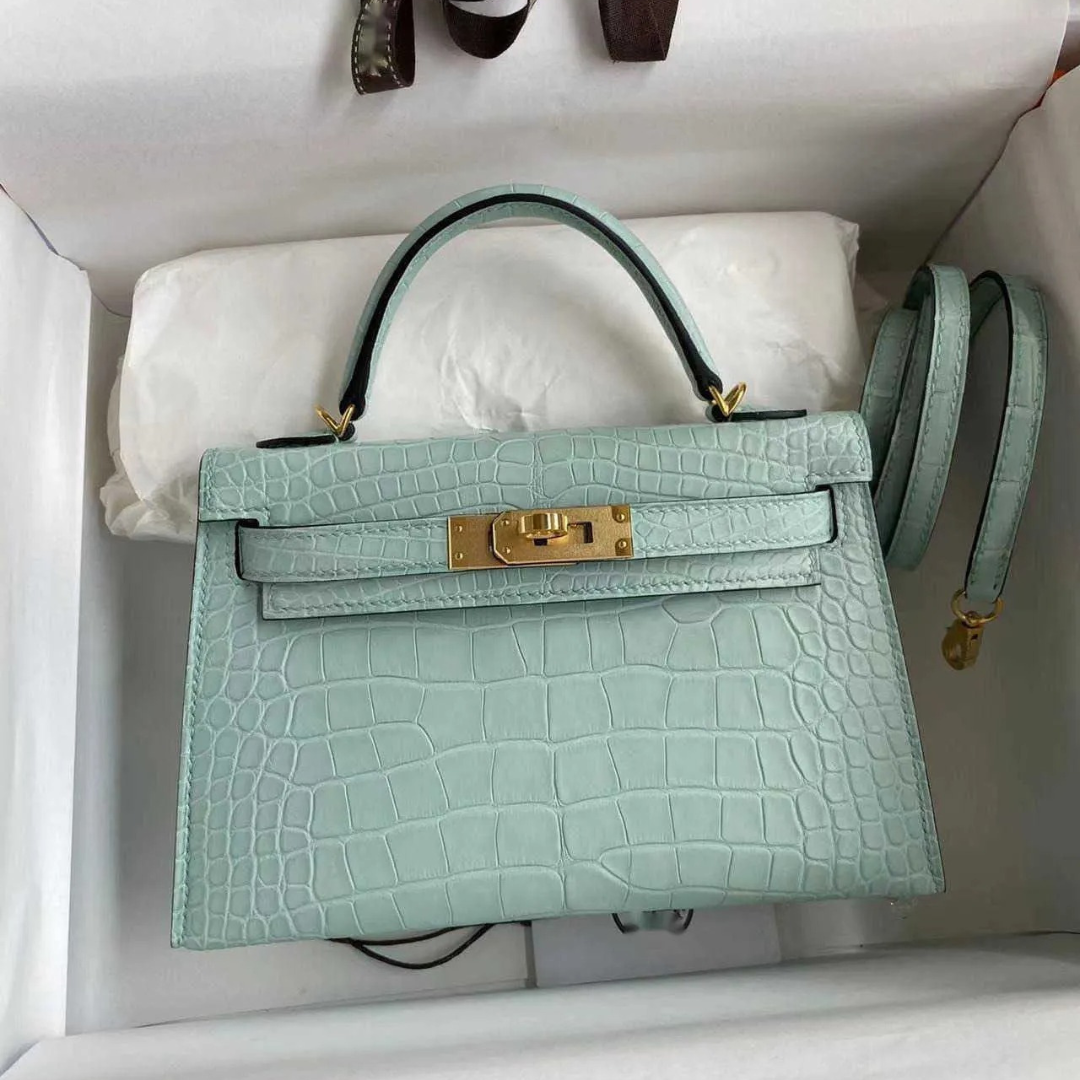 HERMÈS KELLY 28 – MATTE ALLIGATOR LEATHER VERT D’EAU (REVERSED STITCHES)