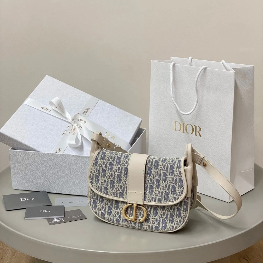 DIOR 30 MONTAIGNE MEDIUM BAG