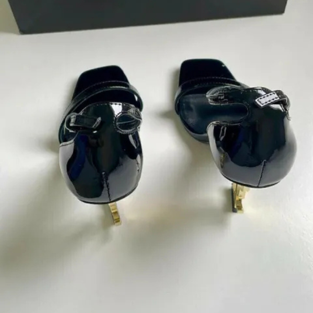 YVES SAINT LAURENT SET HANDBAG AND SANDALS