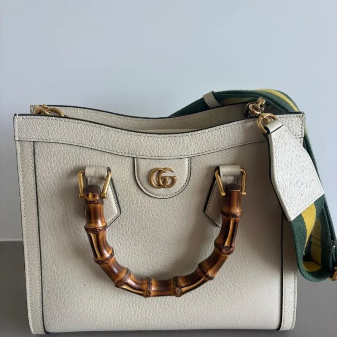 GUCCI – MEDIUM DIANA SHOPPING BAG