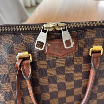 LOUIS VUITTON – SMALL CHECKED HAND BAG