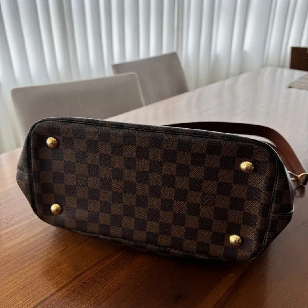 LOUIS VUITTON – SMALL CHECKED HAND BAG