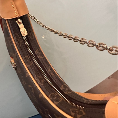 LOUIS VUITTON SMALL HANDBAG