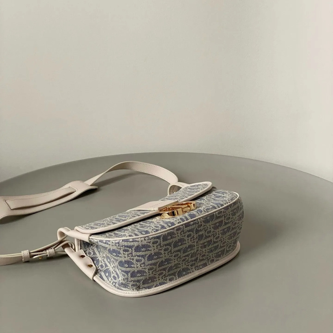 DIOR 30 MONTAIGNE MEDIUM BAG