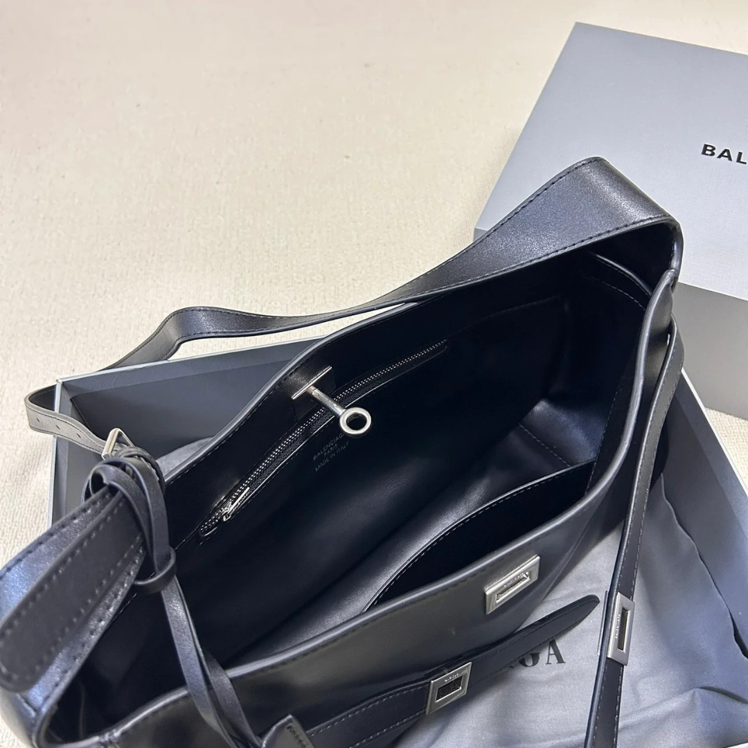 BALENCIAGA BEL AIR MEDIUM SHOULDER BAG IN BLACK CALFSKIN