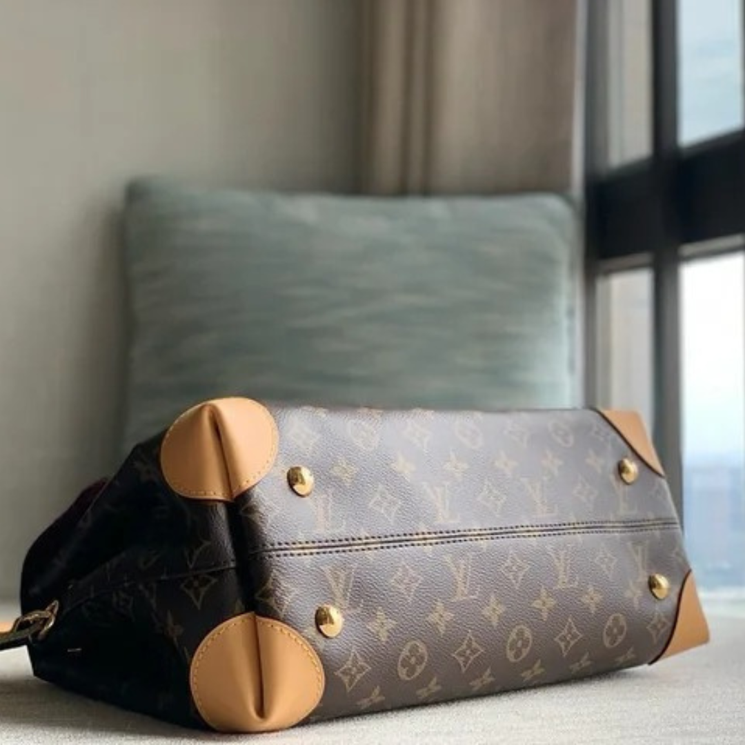 LOUIS VUITTON HANDBAG