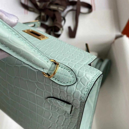 HERMÈS KELLY 28 – MATTE ALLIGATOR LEATHER VERT D’EAU (REVERSED STITCHES)