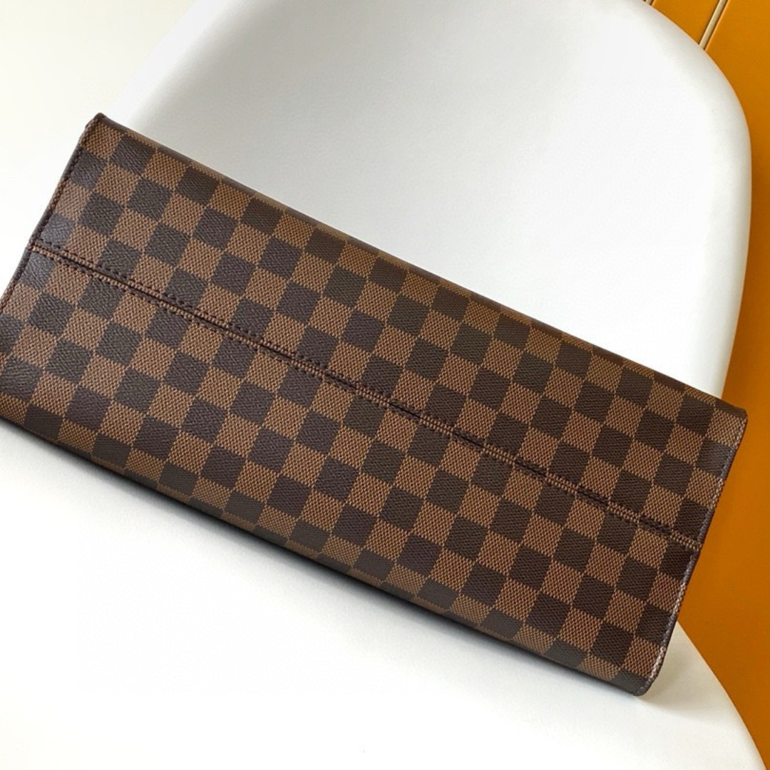 LOUIS VUITTON TOTE BAG