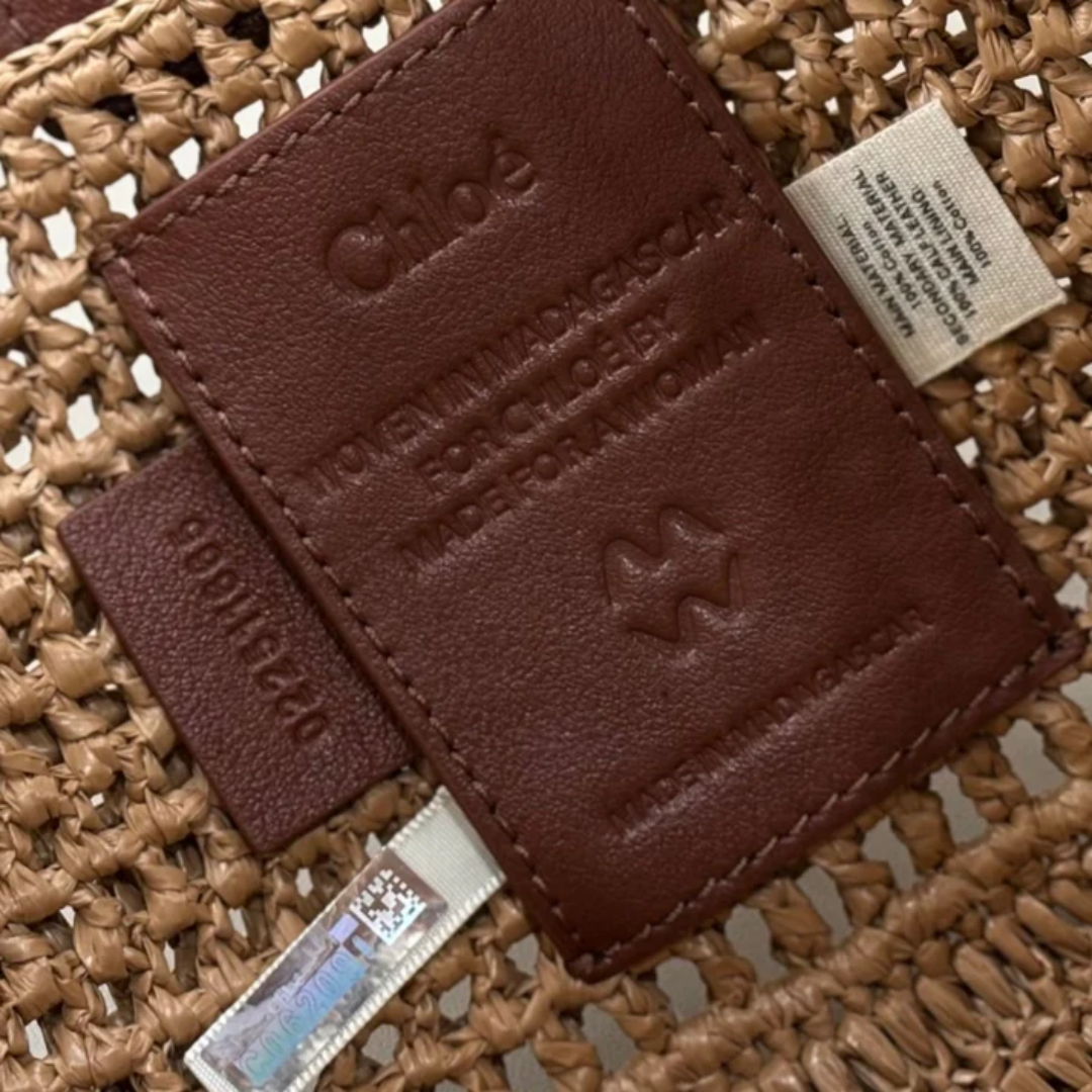 CHLOÉ SUMMER BANANA BAG MADE OF RAFFIA
