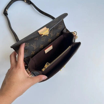 LOUIS VUITTON SHOULDER BAG