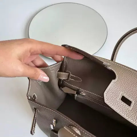 HERMÈS BIRKIN 25 HSS BAG IN CHALK / GRIS TOURTERELLE MADE OF TOGO LEATHER