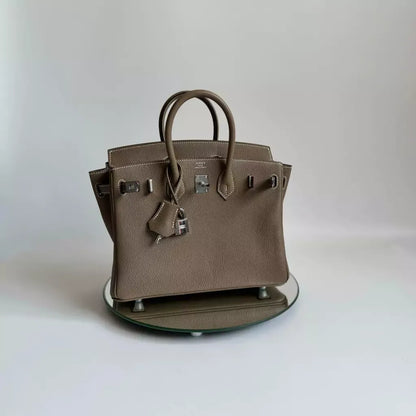 HERMÈS BIRKIN 25 HSS BAG IN CHALK / GRIS TOURTERELLE MADE OF TOGO LEATHER