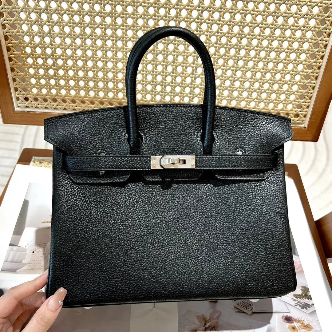HERMÈS BIRKIN 25 HSS BAG IN CHALK / GRIS TOURTERELLE MADE OF TOGO LEATHER