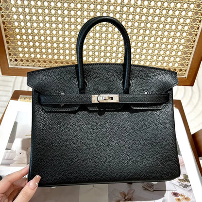 HERMÈS BIRKIN 25 HSS BAG IN CHALK / GRIS TOURTERELLE MADE OF TOGO LEATHER