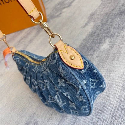 LOUIS VUITTON HAND BAG MADE OF MONOGRAM DENIM